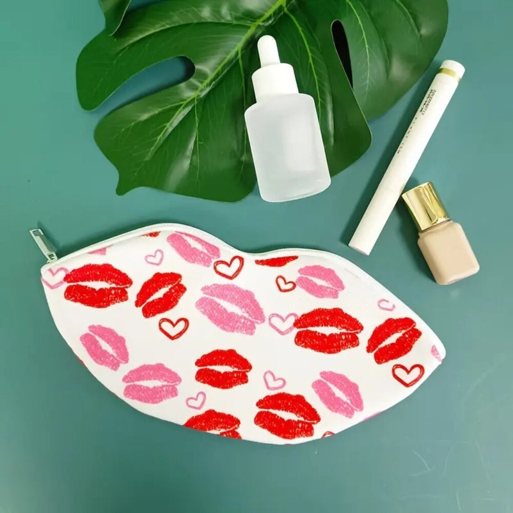 Chic Lips Shape Cosmetic Bag Travel Makeup Pouch Organizer lipstick, accessories - Picture 7 of 8